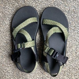 EUC Men’s Chacos, Size 10